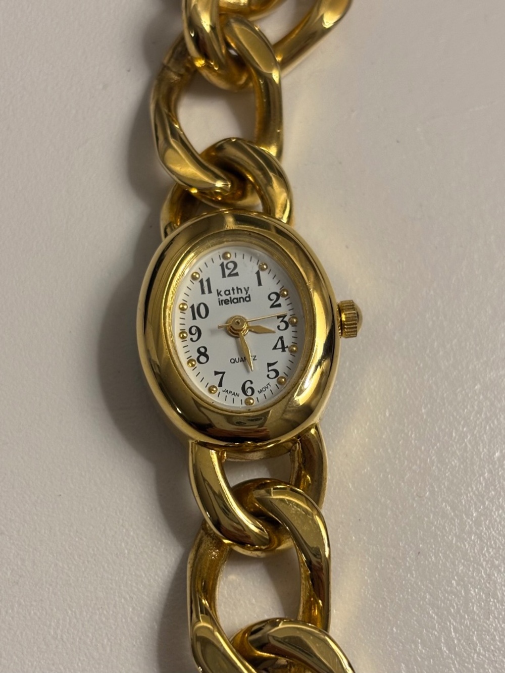 Kathy Ireland Gold Tone Chunky Chain Watch Women’s White Dial K1508 –Not Working